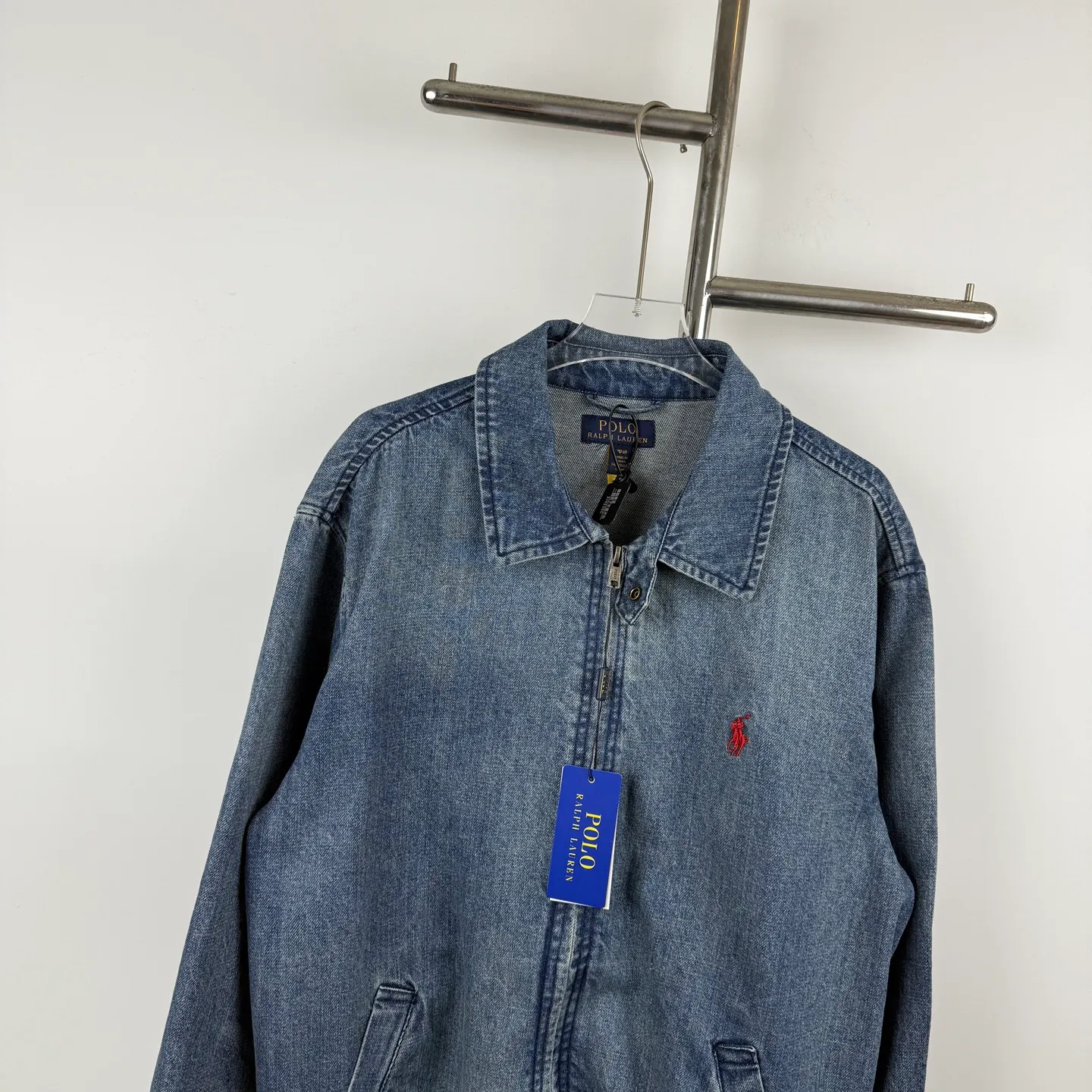 P360 model number K4 Ralph Lauren/Ralph Lauren 25 spring and autumn new Bayport washed denim jackets are the same for men and women. The top replica version is different from the market currency. Imported 10,000-needle embroidery, full of details. Different from the ordinary version in the market, don’t be confused. Re-engraving is not embarrassing, whoever fakes it is embarrassed. The same style can be used by both men and women. Size: S M L XL